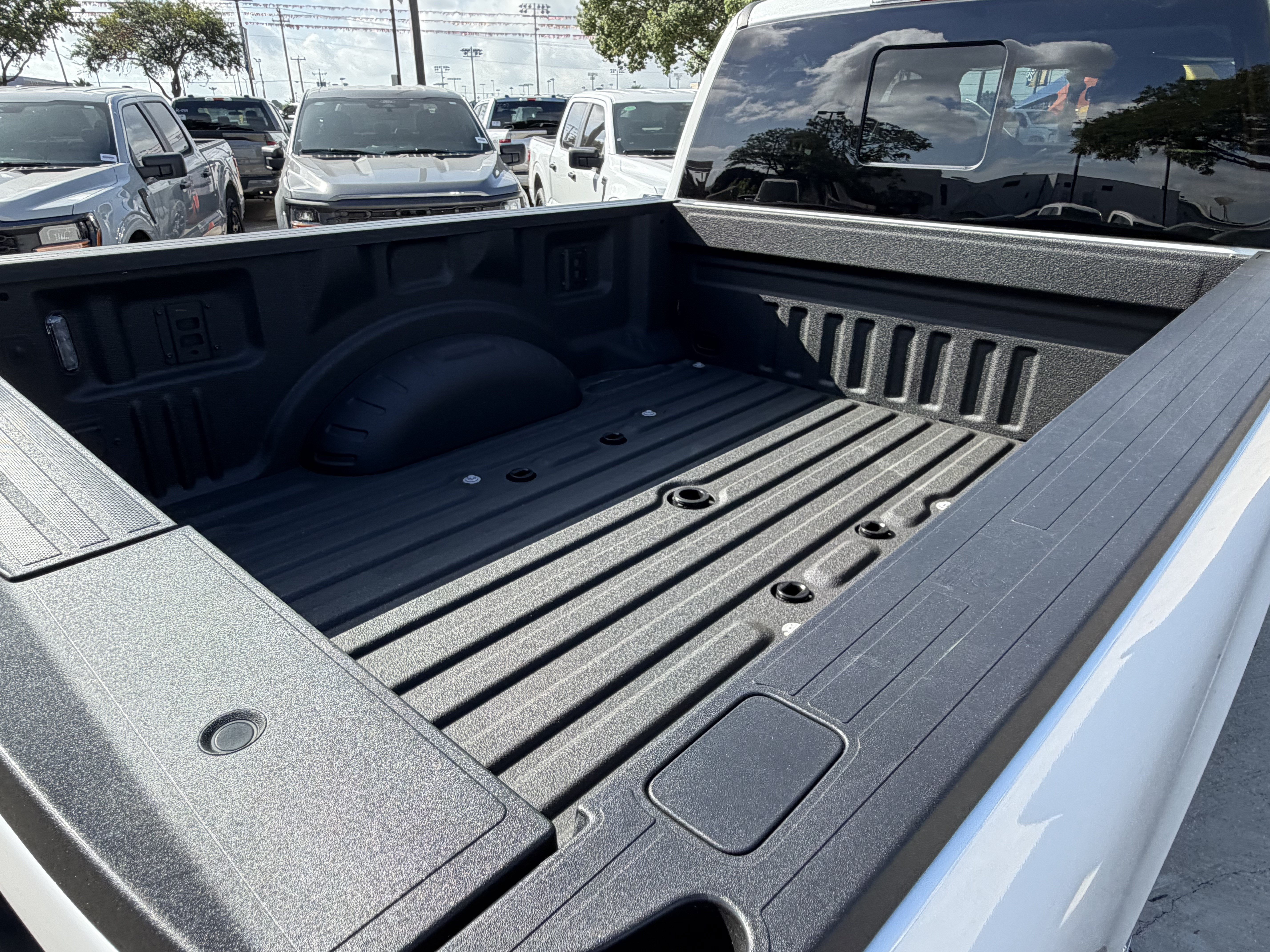 Certified 2024 Ford F250 Limited AWD/4WD image 7