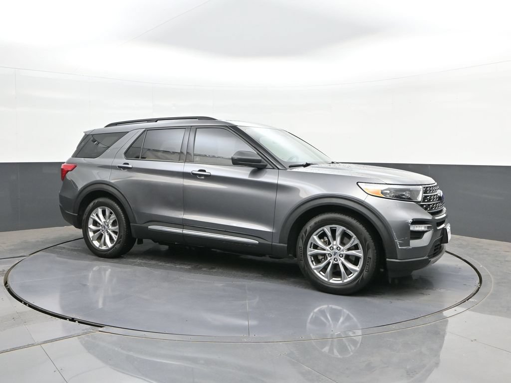 Certified 2021 Ford Explorer XLT w/ Equipment Group 202A RWD image 17
