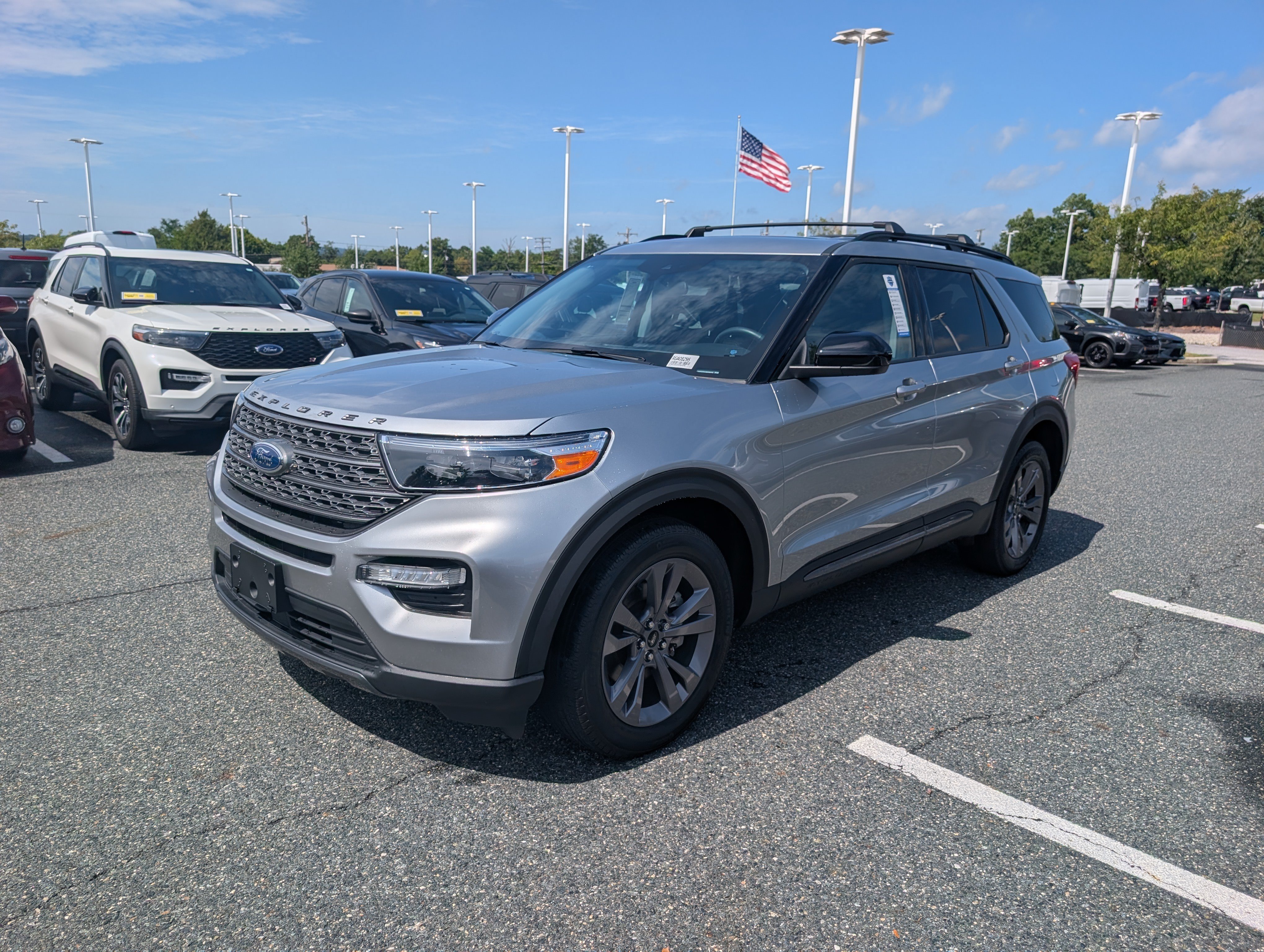 Certified 2024 Ford Explorer XLT w/ Equipment Group 202A AWD/4WD image 7
