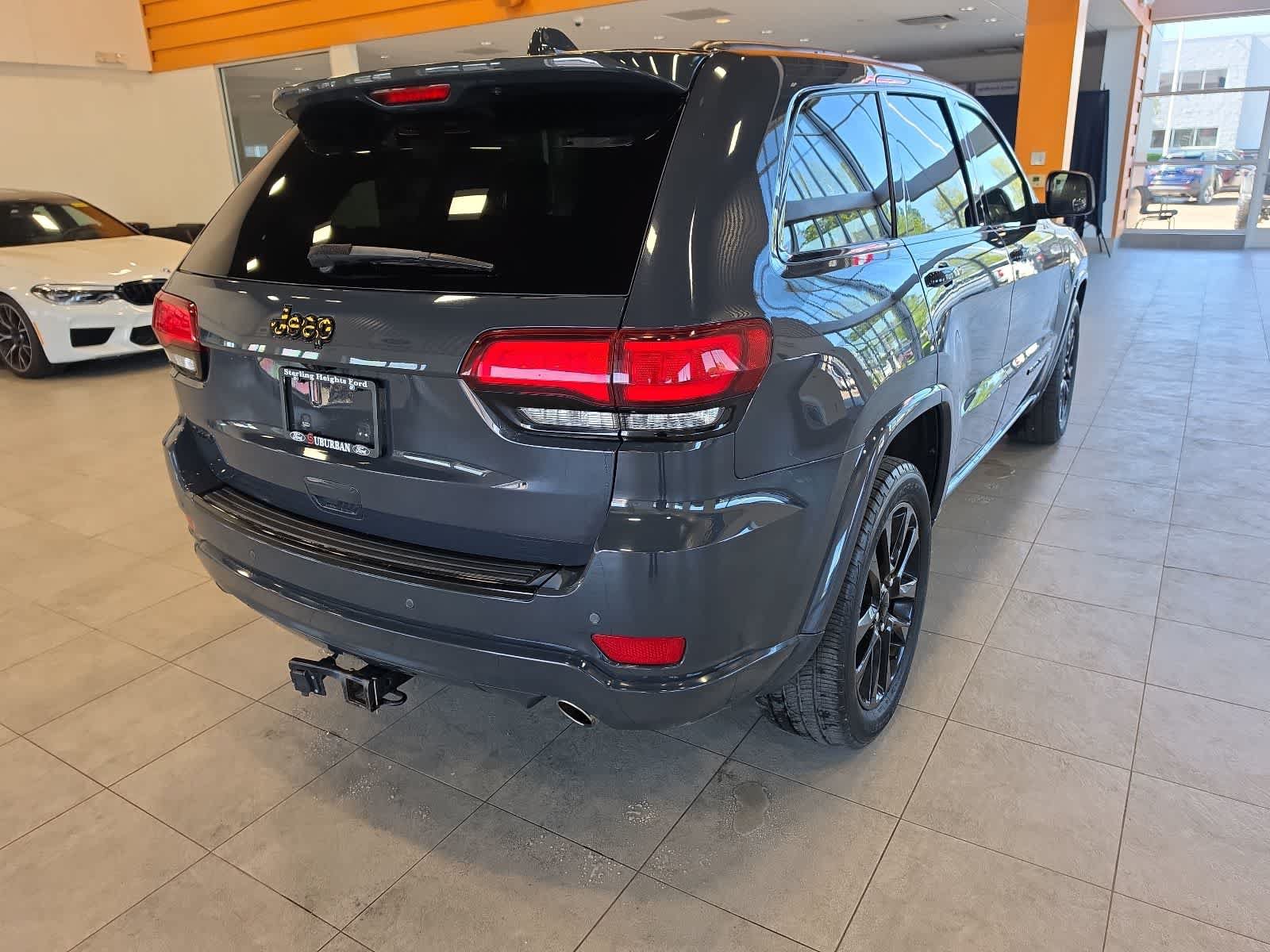 Used 2018 Jeep Grand Cherokee Altitude AWD/4WD image 8