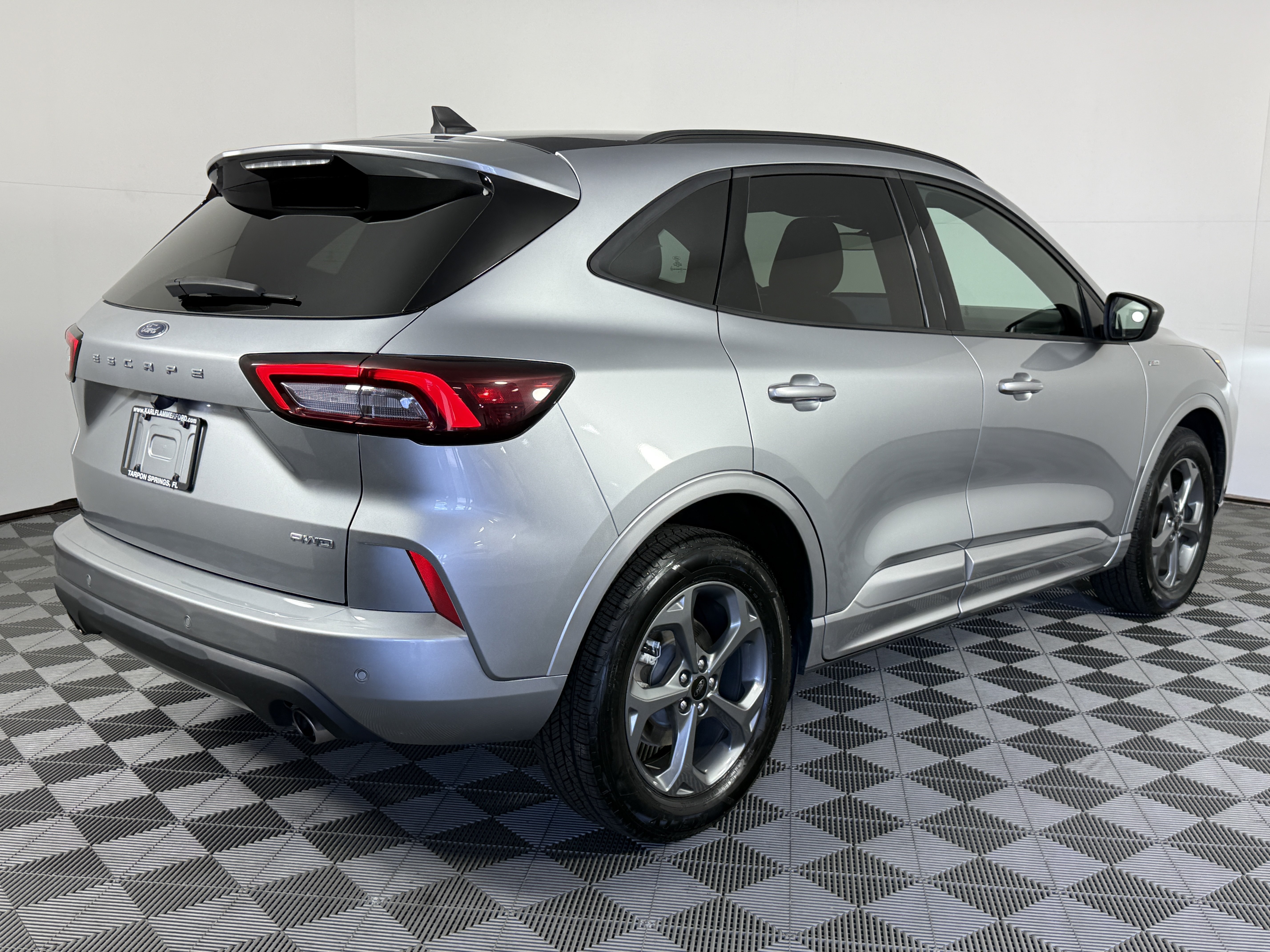 Certified 2023 Ford Escape ST-Line w/ Tech Pack #1 AWD/4WD image 3