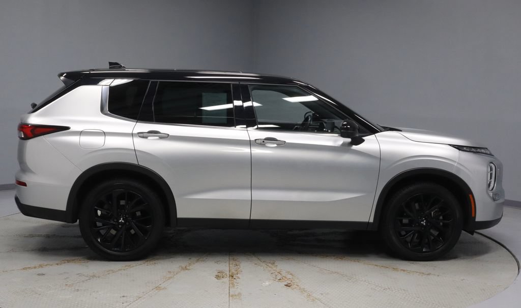 Used 2023 Mitsubishi Outlander SEL Black Edition AWD/4WD image 13