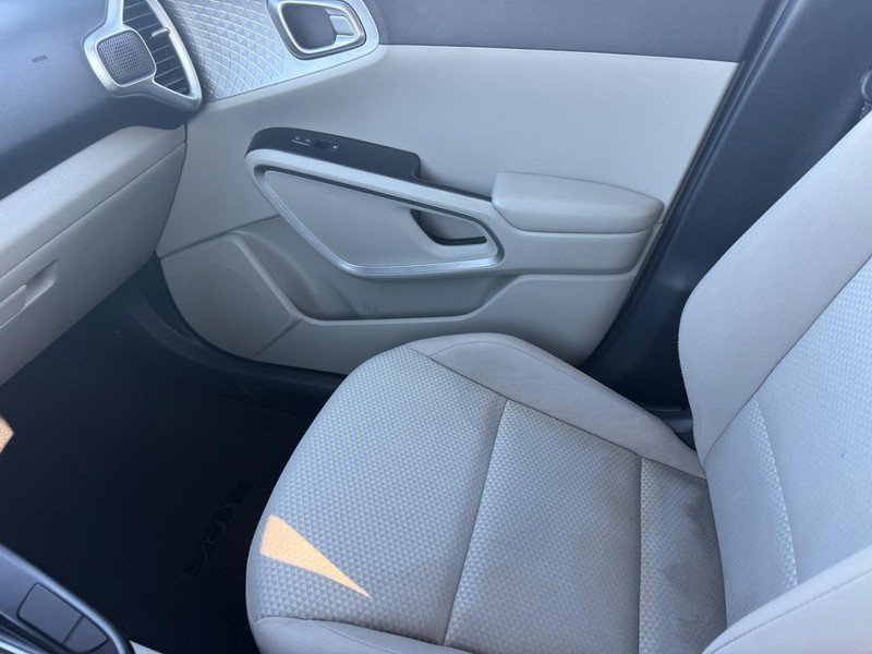 Used 2022 Kia Soul LX FWD image 20
