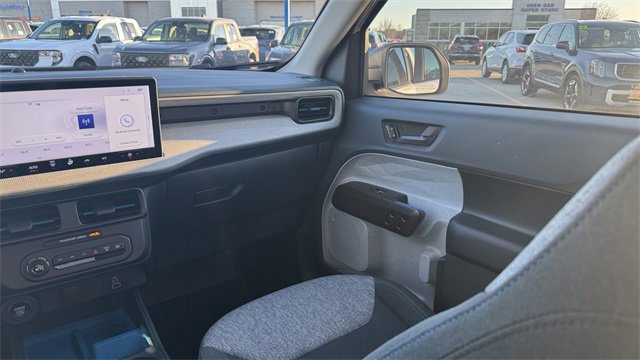 Certified 2025 Ford Maverick XLT image 19