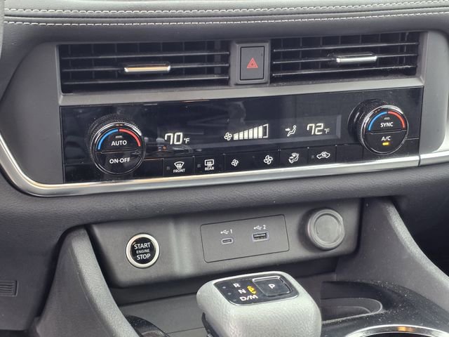 Used 2023 Nissan Rogue SV image 19