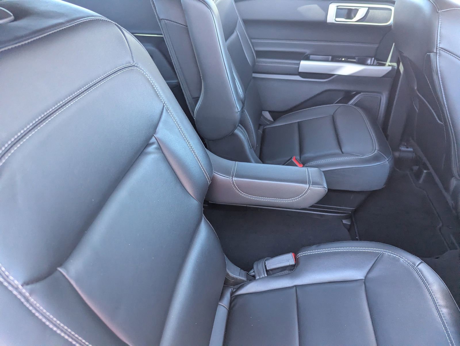 Certified 2022 Ford Explorer XLT w/ Equipment Group 202A image 13