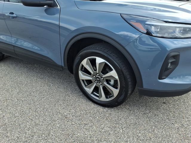 Certified 2025 Ford Escape Platinum image 6