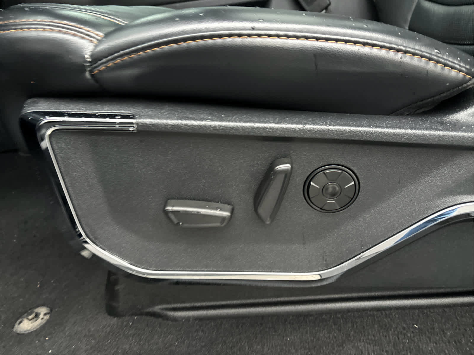 Certified 2024 Ford F350 Platinum w/ FX4 Off-Road Package image 9