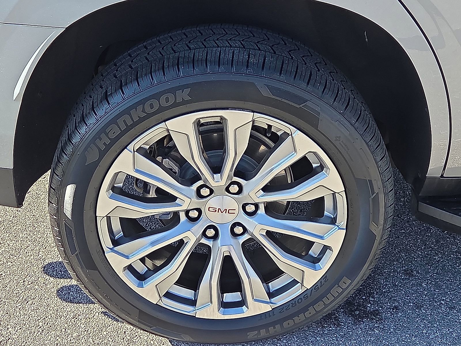 Used 2023 GMC Yukon Denali RWD image 7