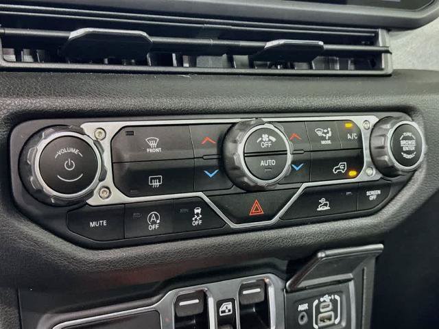 Used 2024 Jeep Gladiator Sport AWD/4WD image 18