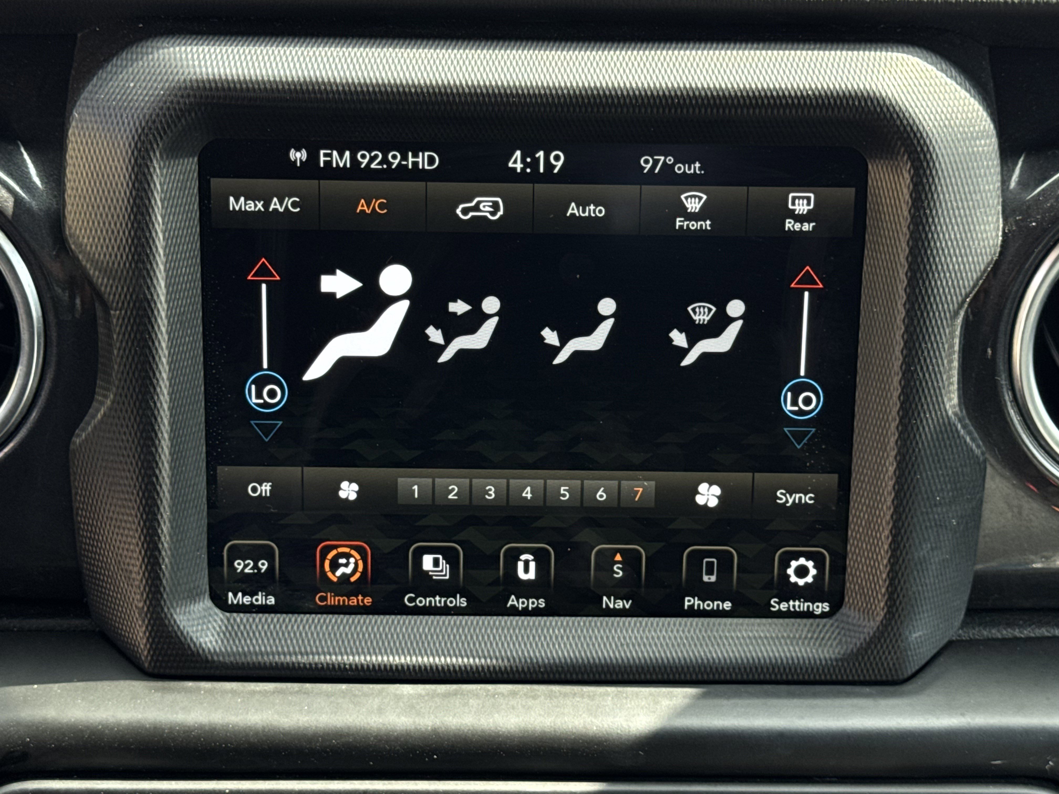 Used 2021 Jeep Wrangler Unlimited Sahara image 25