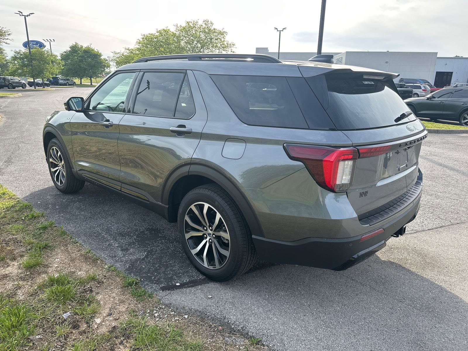 Certified 2025 Ford Explorer ST-Line AWD/4WD image 13