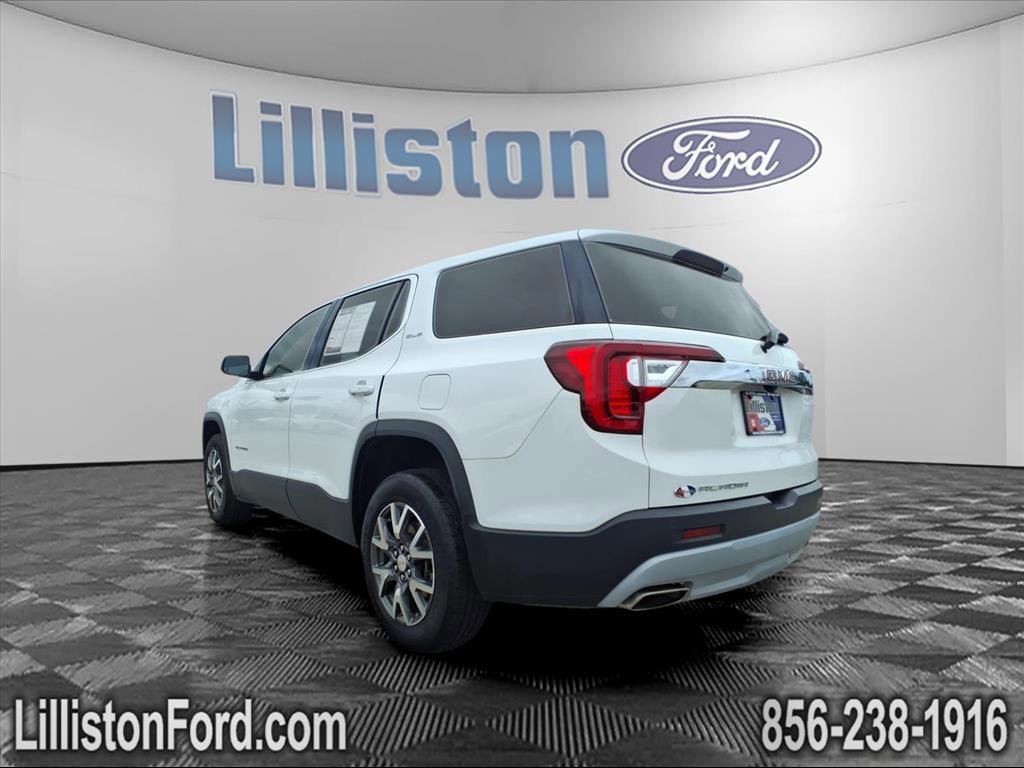 Used 2023 GMC Acadia SLE image 2