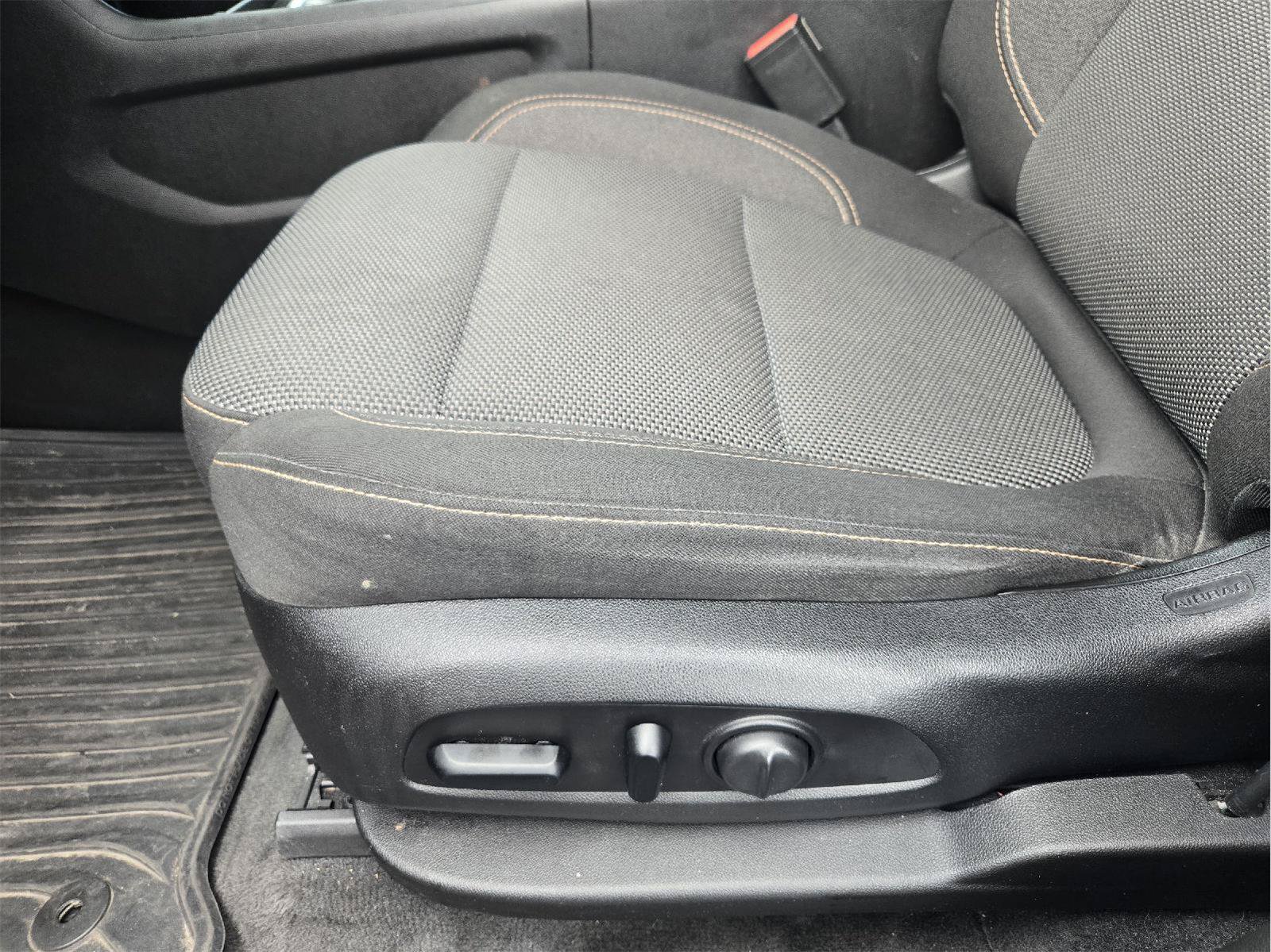 Used 2019 Chevrolet Traverse LT FWD image 22