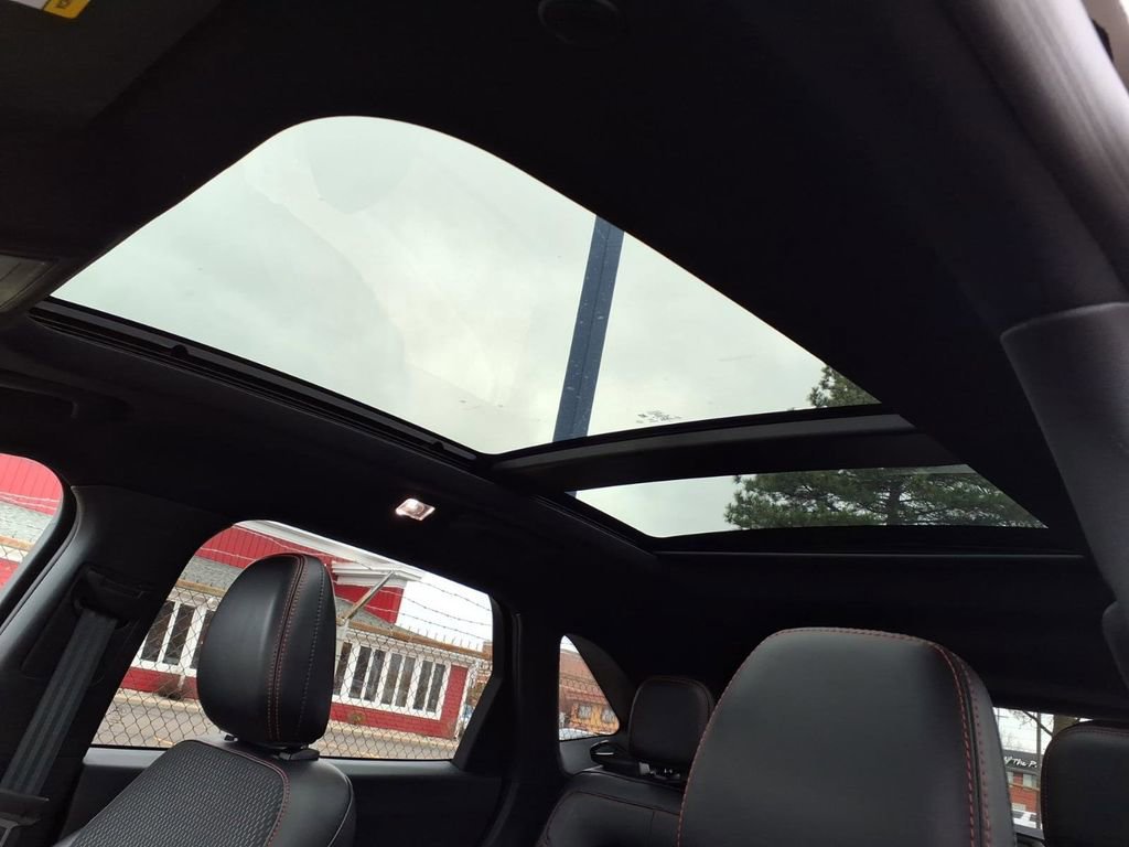 Certified 2024 Ford Escape ST-Line w/ Tech Pack #1 image 15