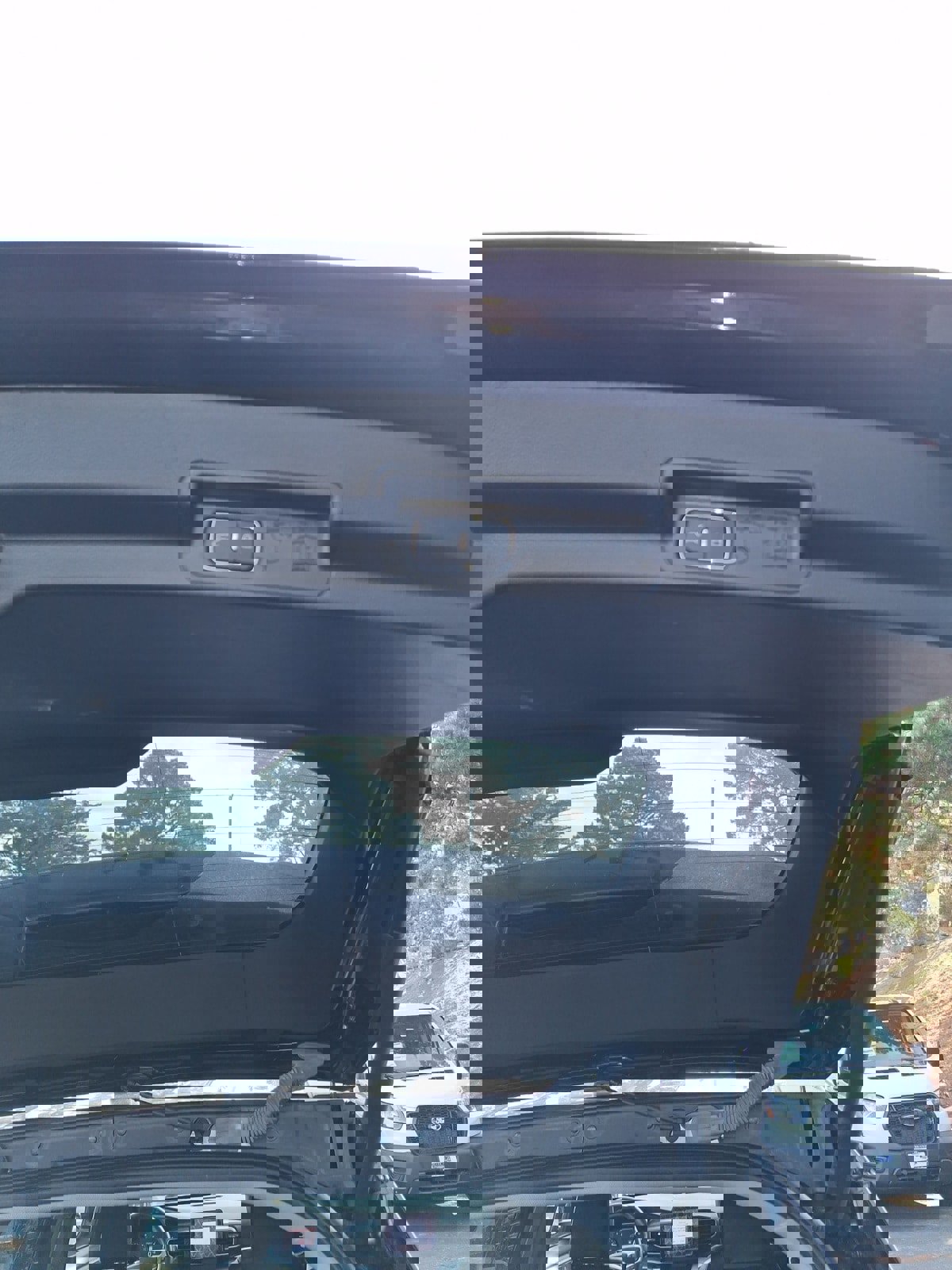 Certified 2022 Ford Explorer XLT w/ Equipment Group 202A image 7