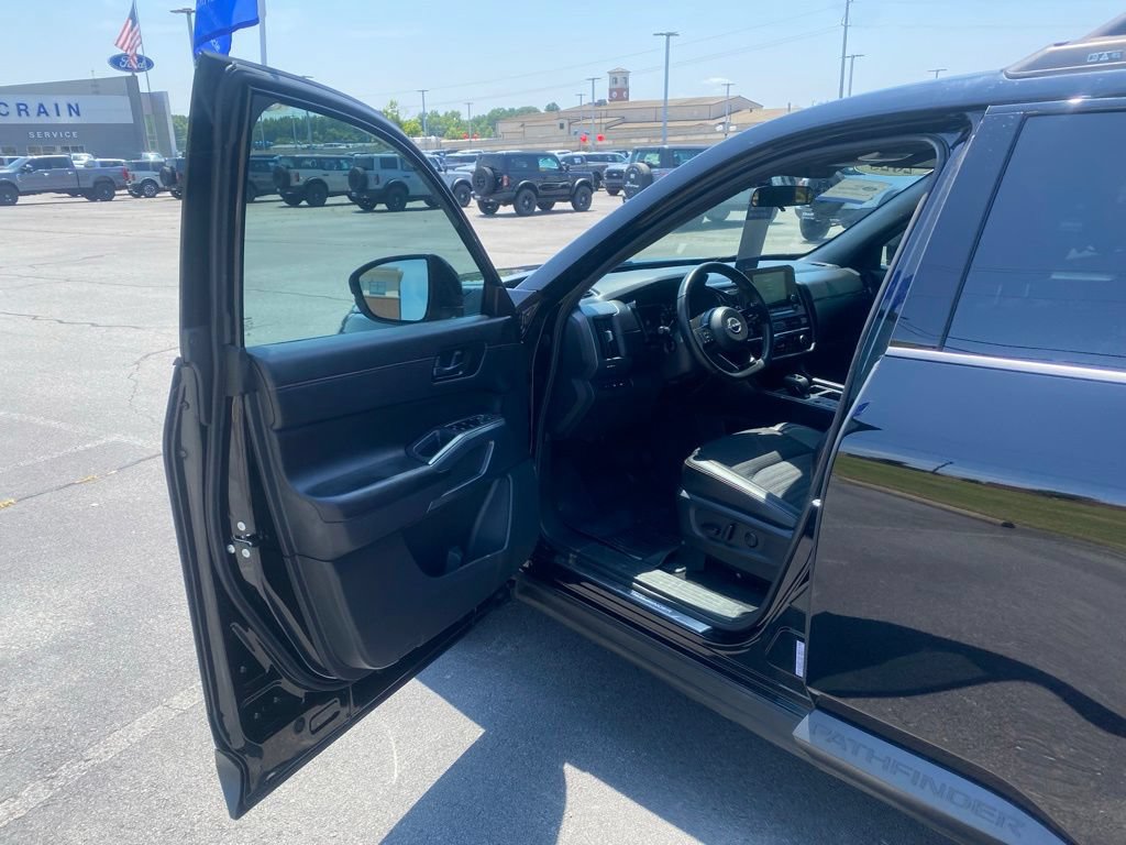 Used 2025 Nissan Pathfinder Rock Creek AWD/4WD image 10