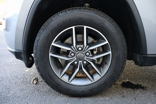 Used 2021 Jeep Grand Cherokee Limited image 11