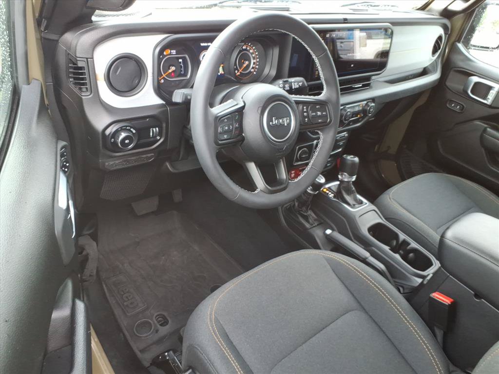 Used 2025 Jeep Wrangler Unlimited Sport AWD/4WD image 10