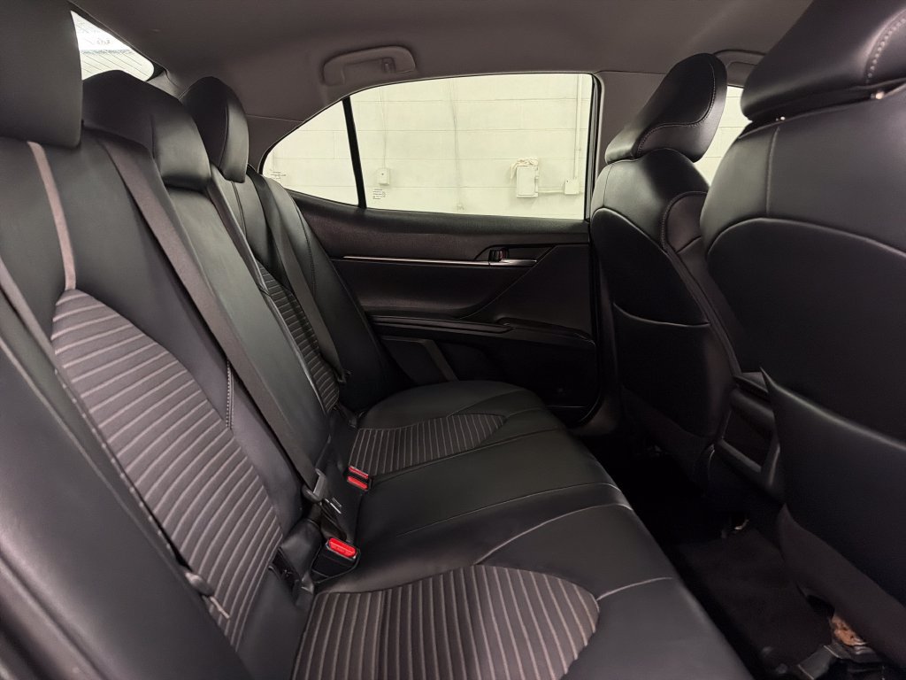 Used 2022 Toyota Camry SE FWD image 29