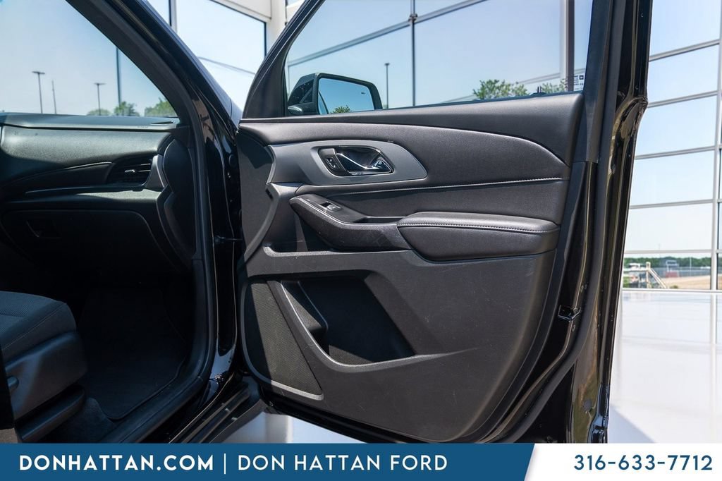 Used 2023 Chevrolet Traverse LT AWD/4WD image 27