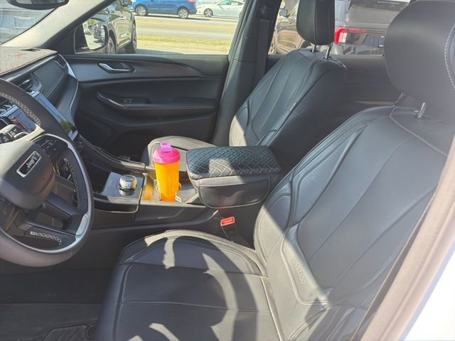 Used 2024 Jeep Grand Cherokee L Altitude image 9