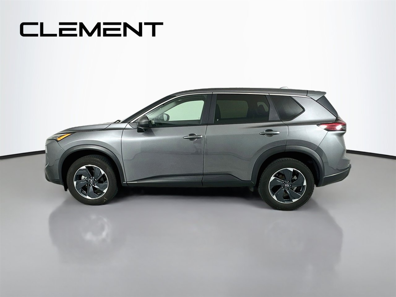 Used 2024 Nissan Rogue SV AWD/4WD image 6