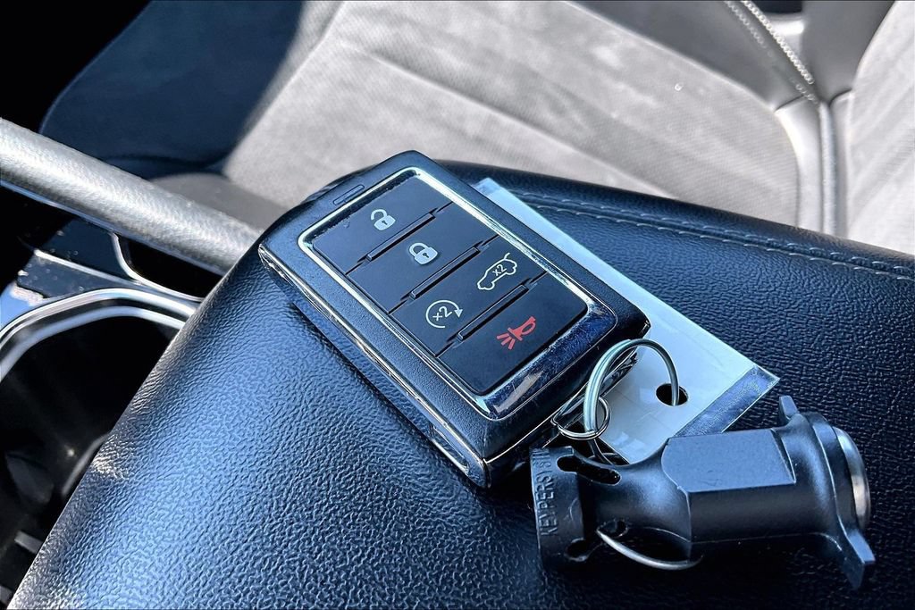 Used 2023 Jeep Grand Cherokee L Laredo AWD/4WD image 11