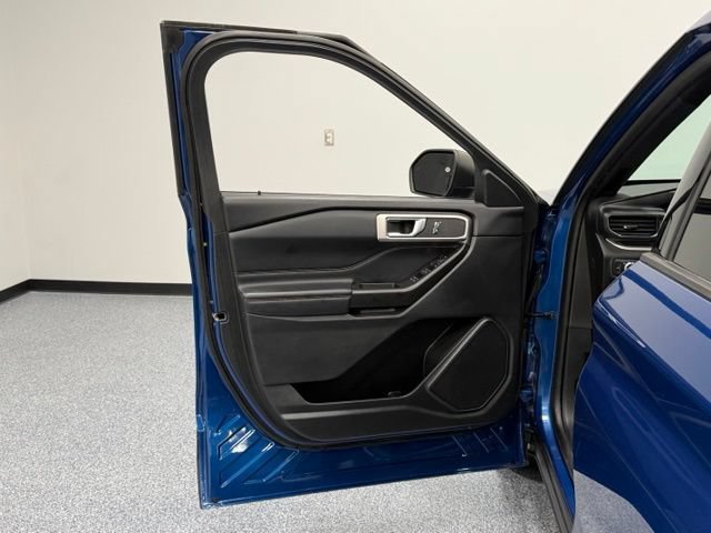 Certified 2020 Ford Explorer XLT w/ Equipment Group 202A AWD/4WD image 13