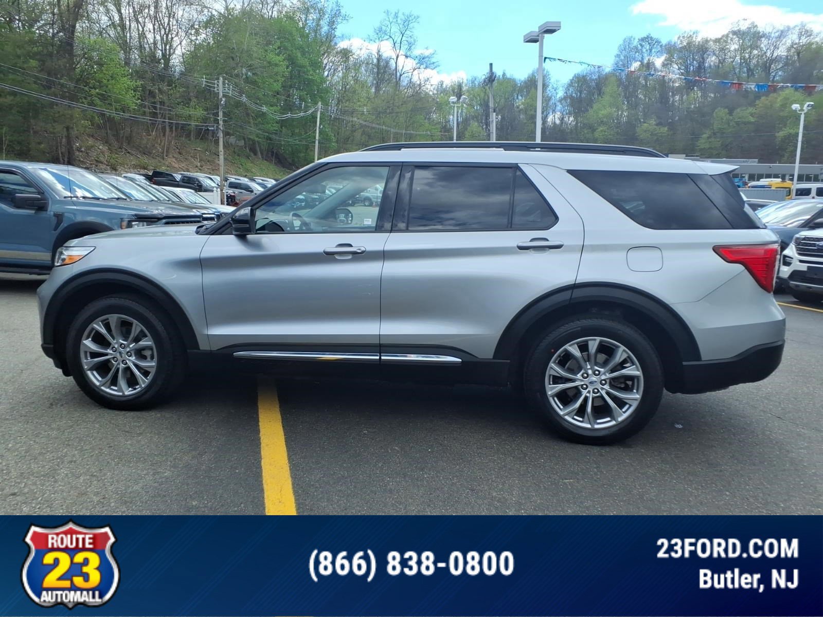 Certified 2023 Ford Explorer XLT w/ Equipment Group 202A AWD/4WD image 2