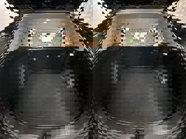 Used 2021 Toyota RAV4 LE image 16