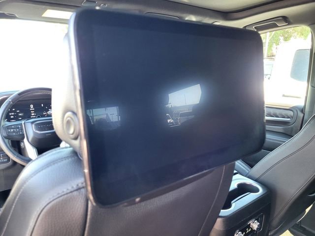 Used 2024 GMC Yukon Denali w/ Advanced Technology Package AWD/4WD image 14