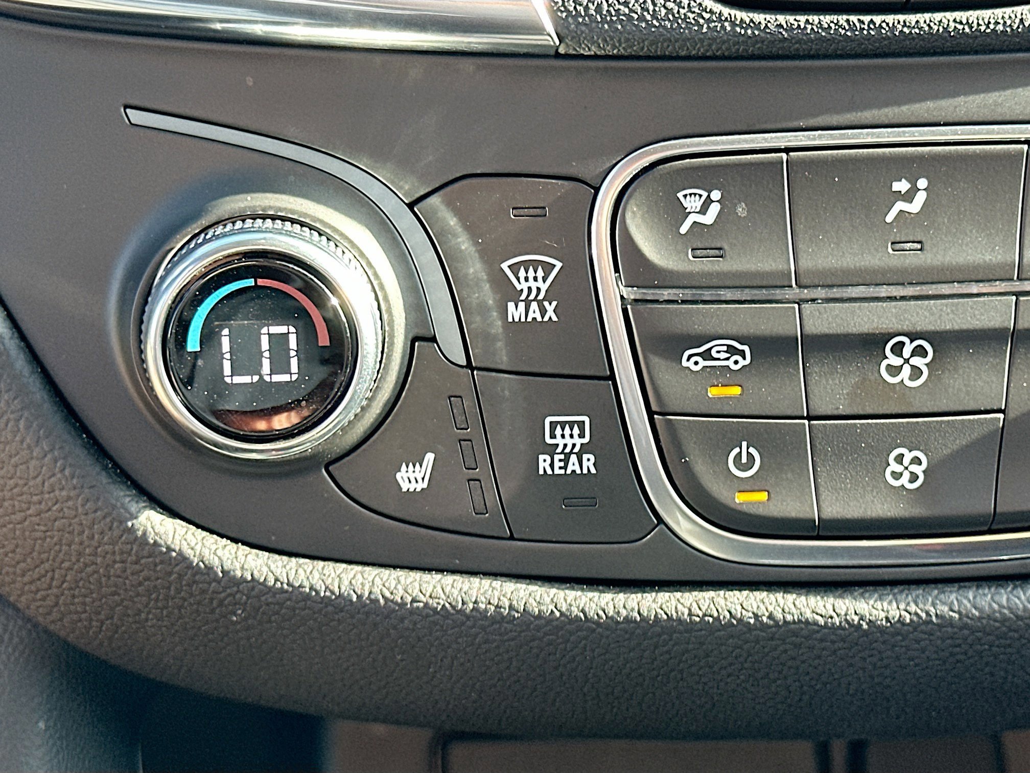 Used 2024 Chevrolet Equinox LT image 19