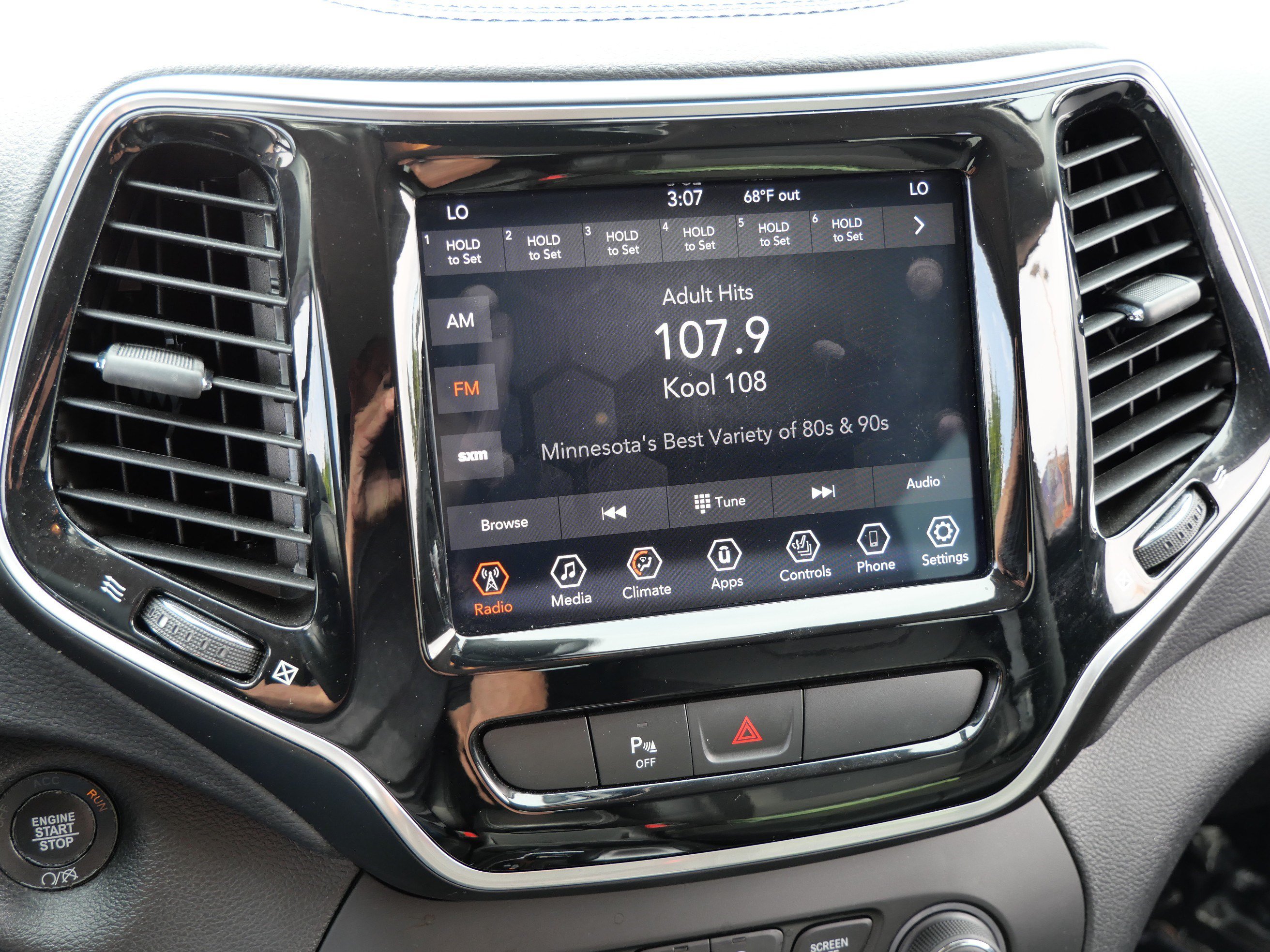 Used 2020 Jeep Cherokee Limited AWD/4WD image 22