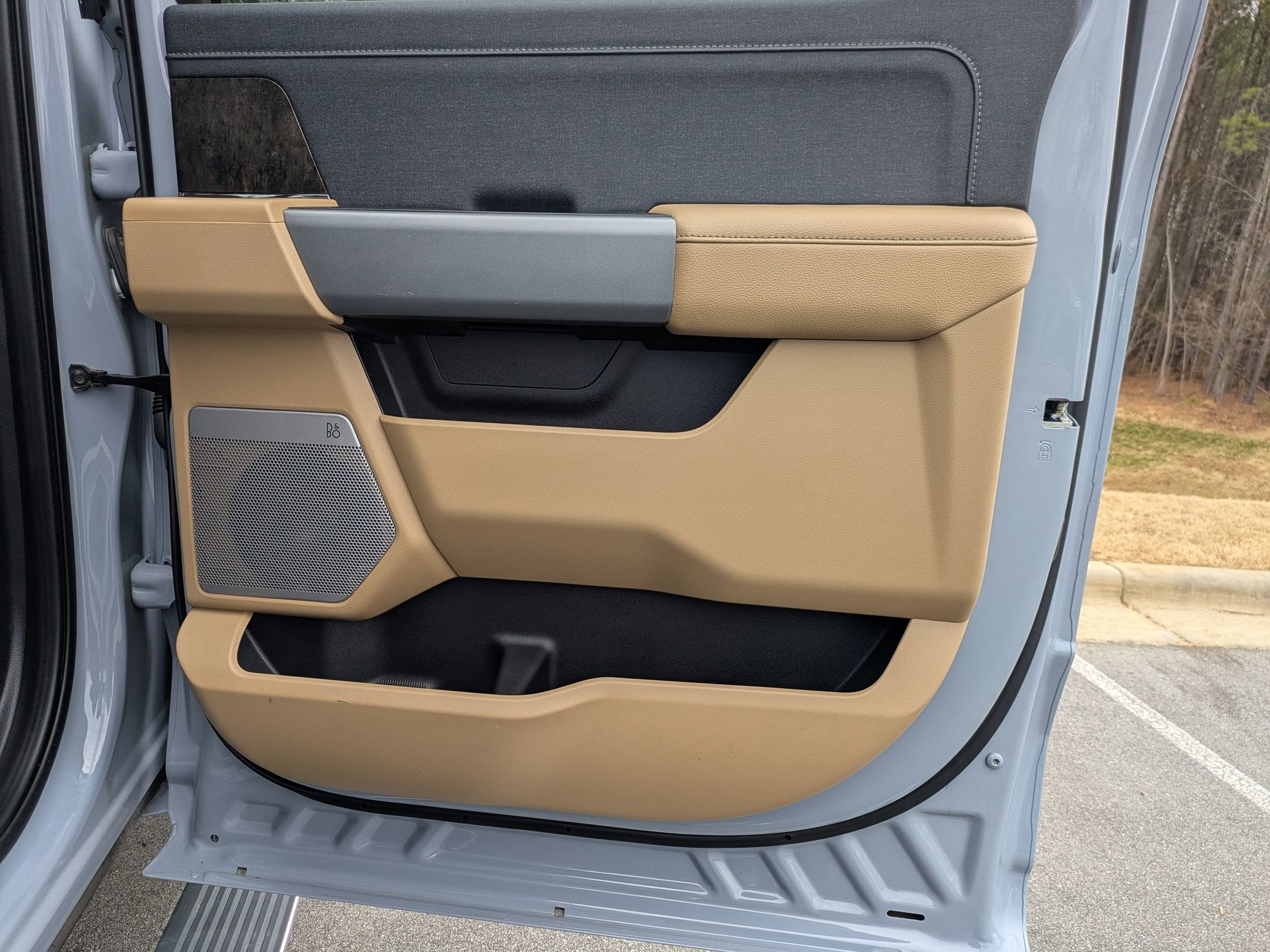 Certified 2024 Ford F350 Lariat w/ Chrome Package image 35