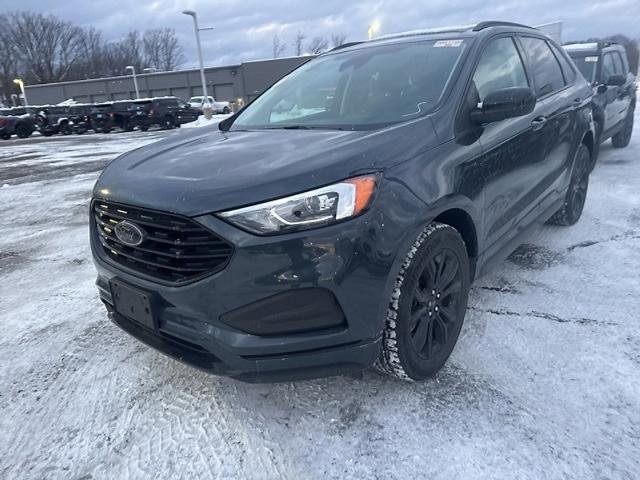 Certified 2022 Ford Edge SE w/ Black Appearance Package image 6