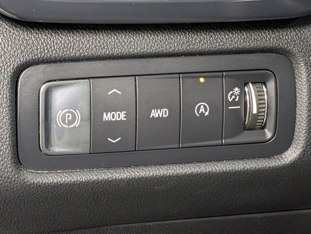 Used 2025 GMC Acadia AT4 AWD/4WD image 9