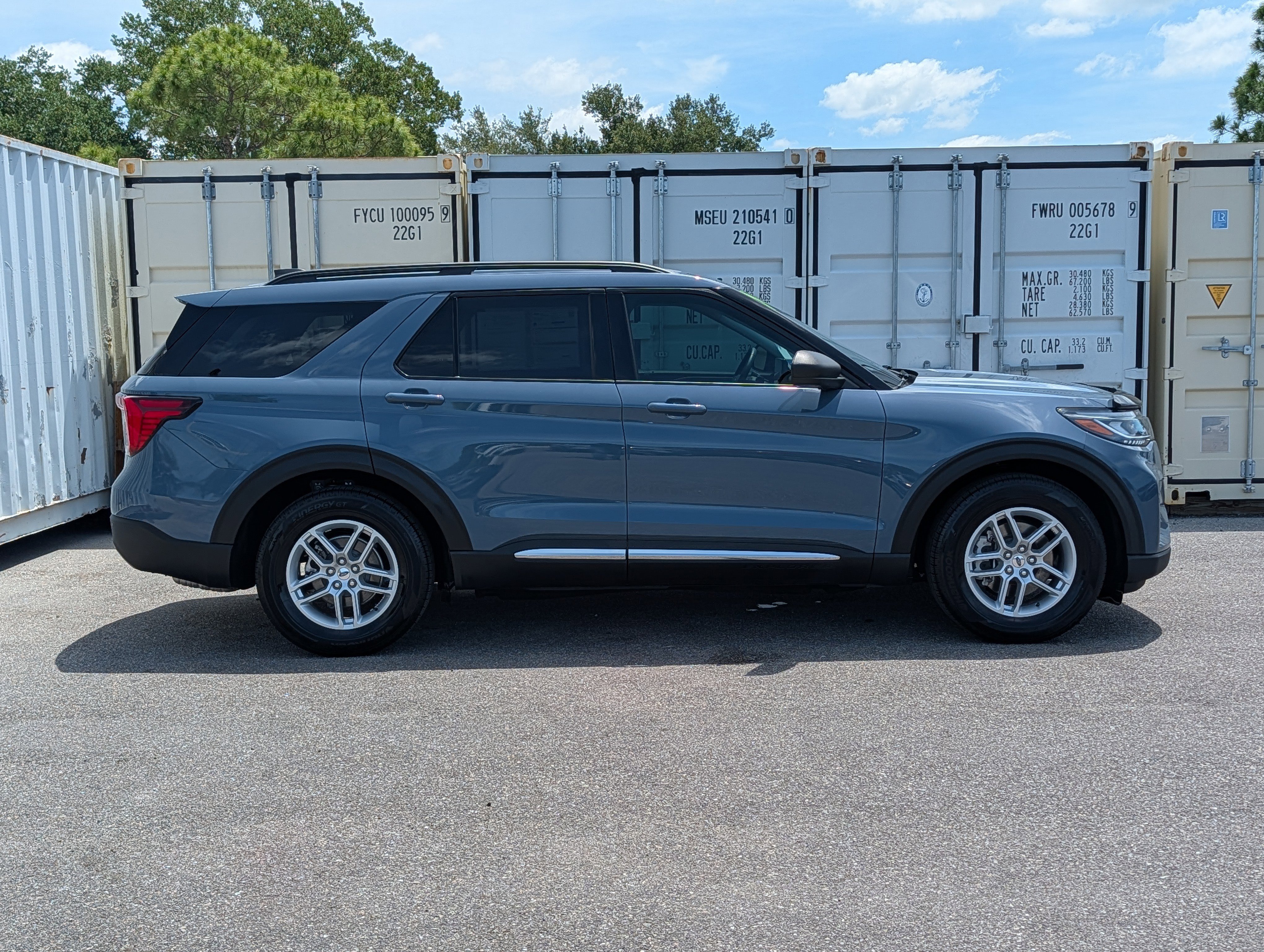 Certified 2025 Ford Explorer Active w/ Active Comfort Package RWD video 3