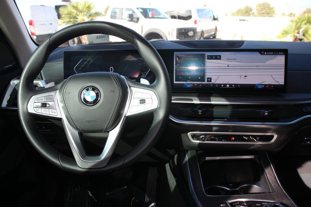 Used 2024 BMW X7 xDrive40i w/ Premium Package AWD/4WD image 17