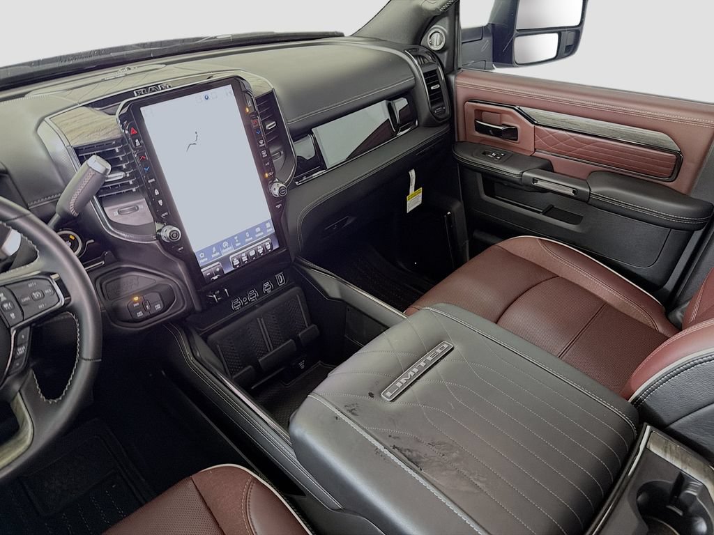 Used 2025 RAM 2500 Limited AWD/4WD image 28