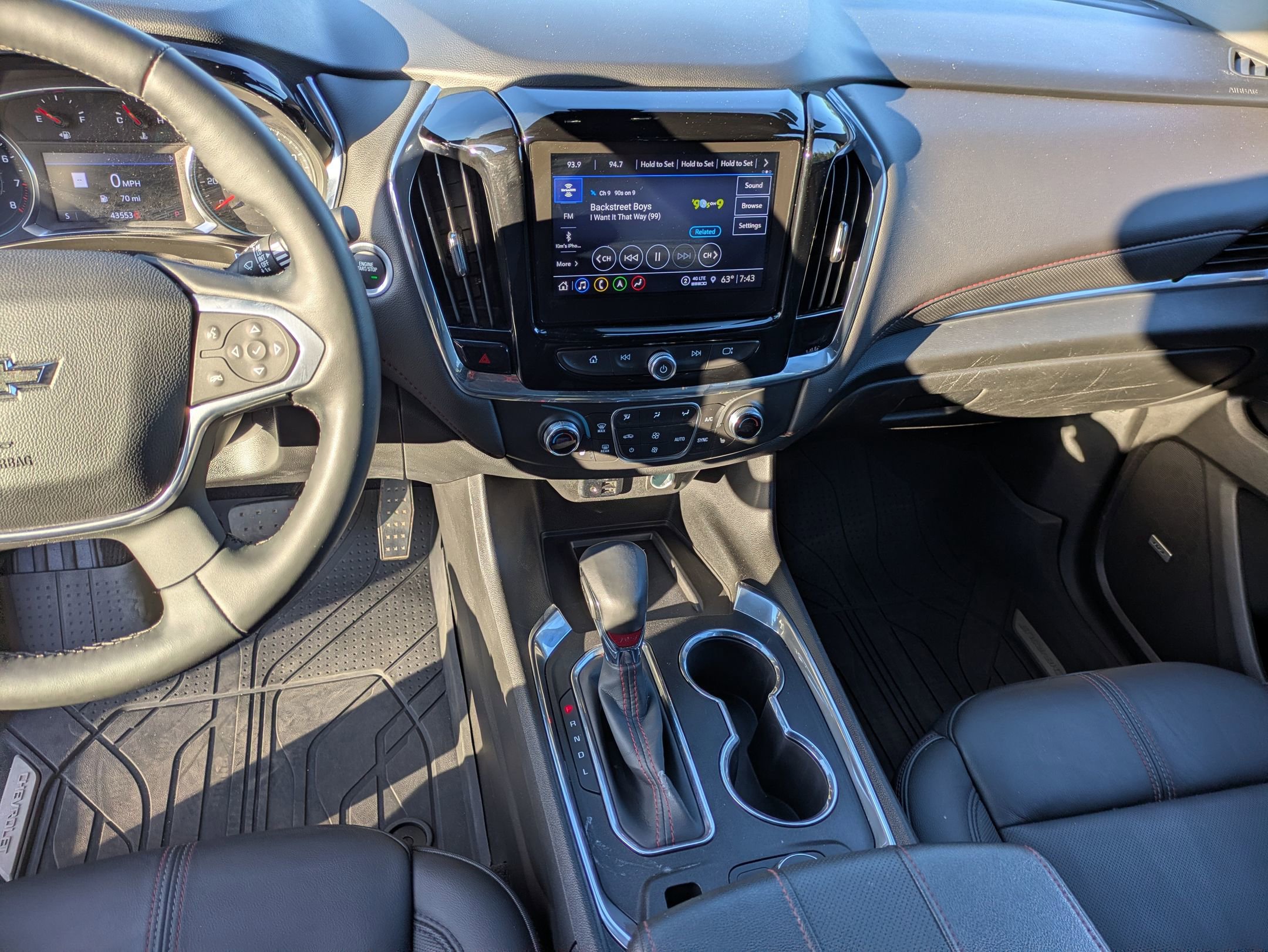 Used 2023 Chevrolet Traverse RS FWD image 22