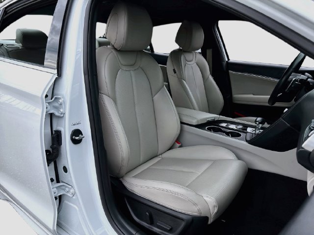 Used 2022 Genesis G70 2.0T RWD image 26