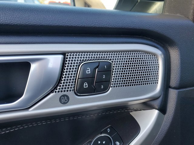 Certified 2022 Ford Explorer Limited w/ Equipment Group 301A image 18