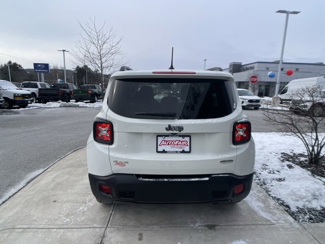 Used 2017 Jeep Renegade Latitude w/ Cold Weather Group image 4