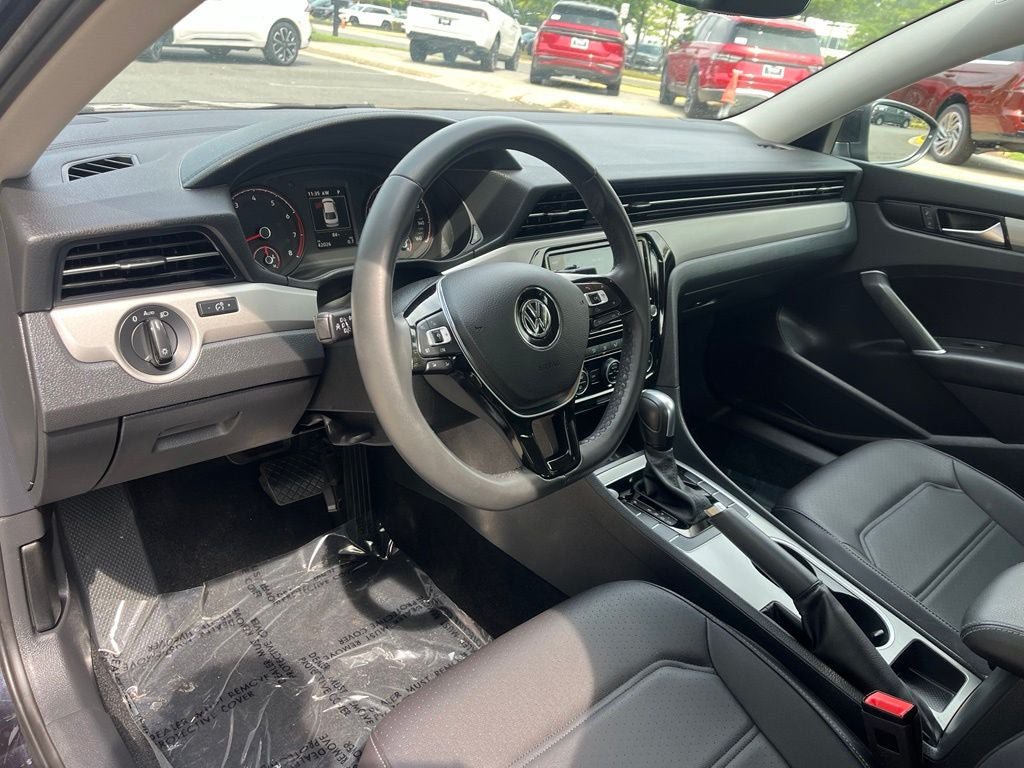 Used 2022 Volkswagen Passat 2.0T SE FWD image 24