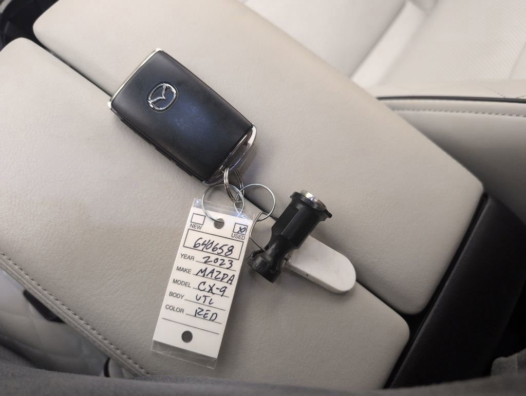 Used 2023 MAZDA CX-9 Signature image 46