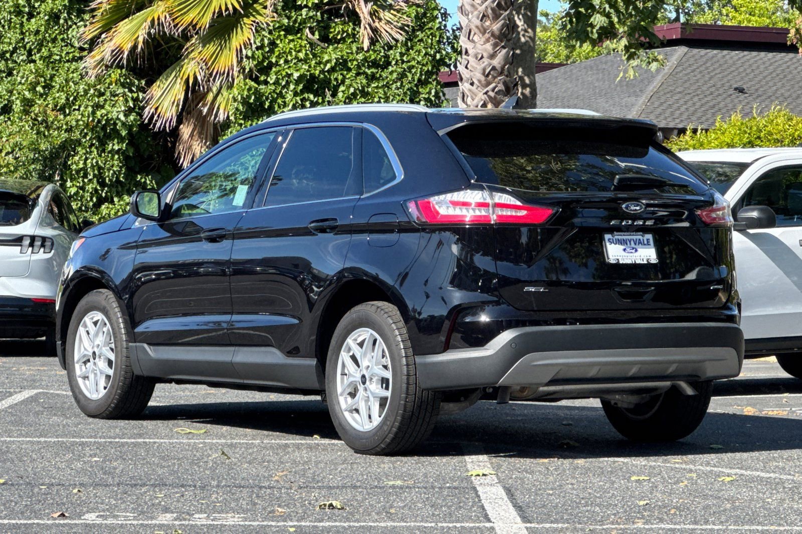 Certified 2024 Ford Edge SEL w/ Convenience Package AWD/4WD image 6