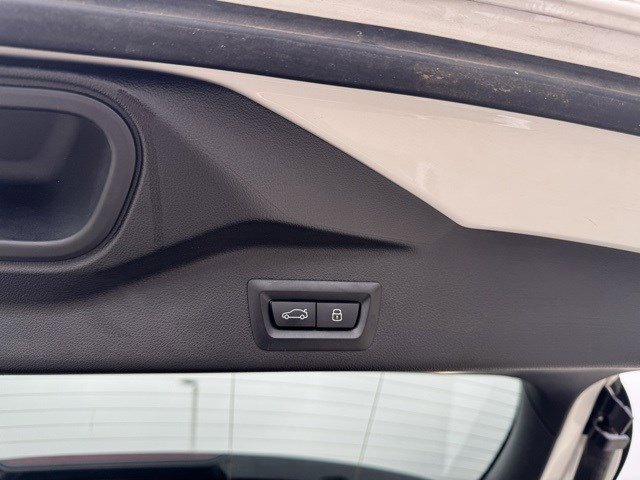 Used 2025 BMW X5 xDrive50e image 36