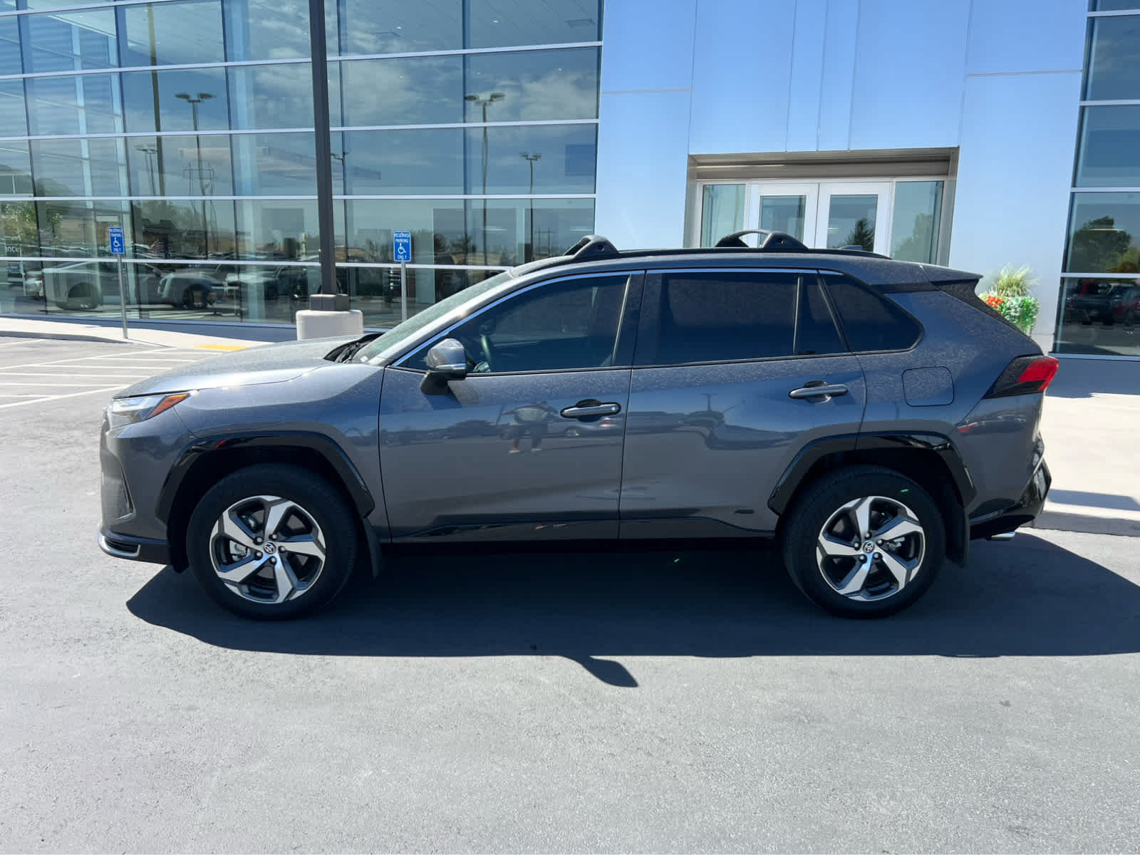 Used 2025 Toyota RAV4 SE AWD/4WD image 12
