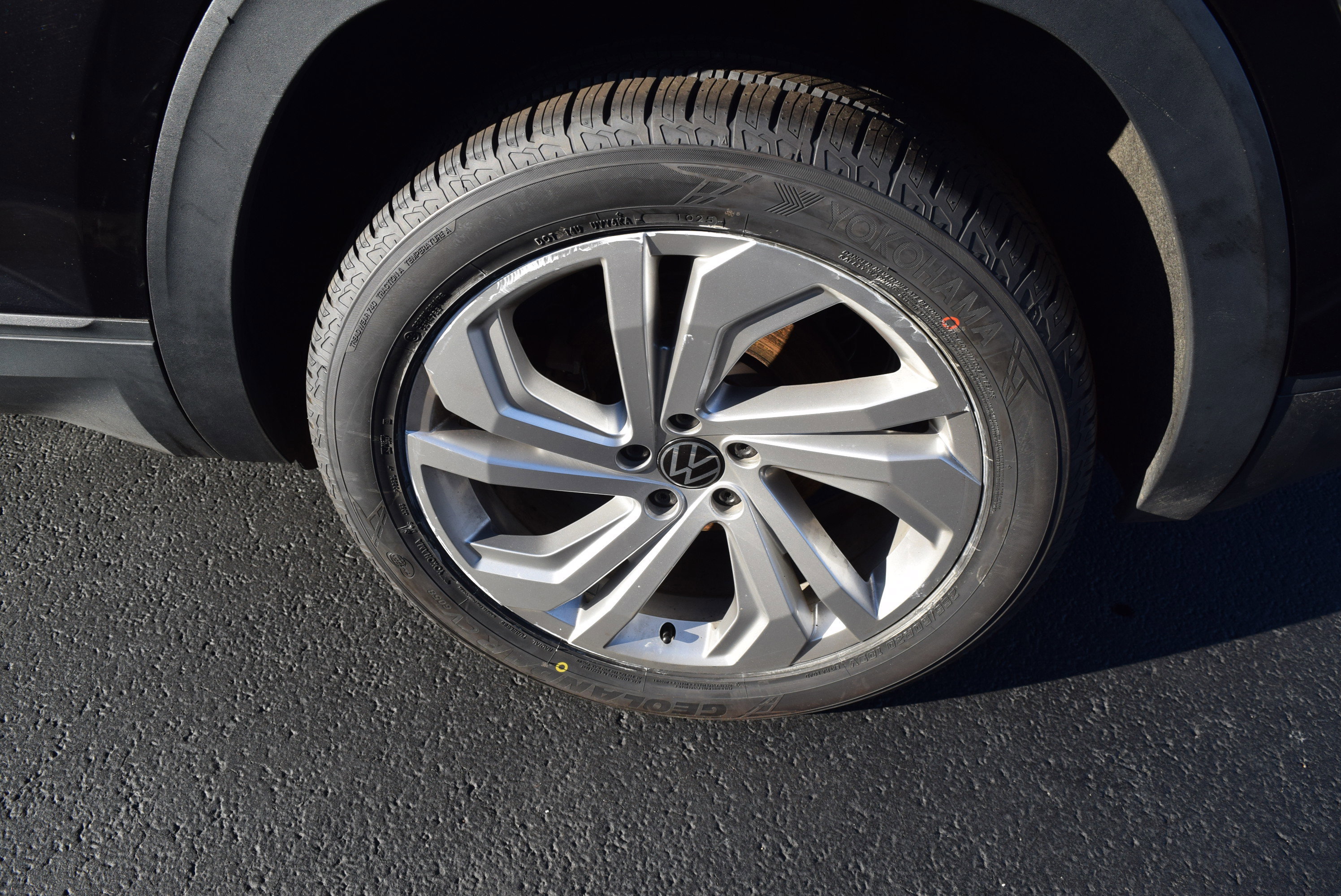 Used 2020 Volkswagen Atlas Cross Sport SEL image 24